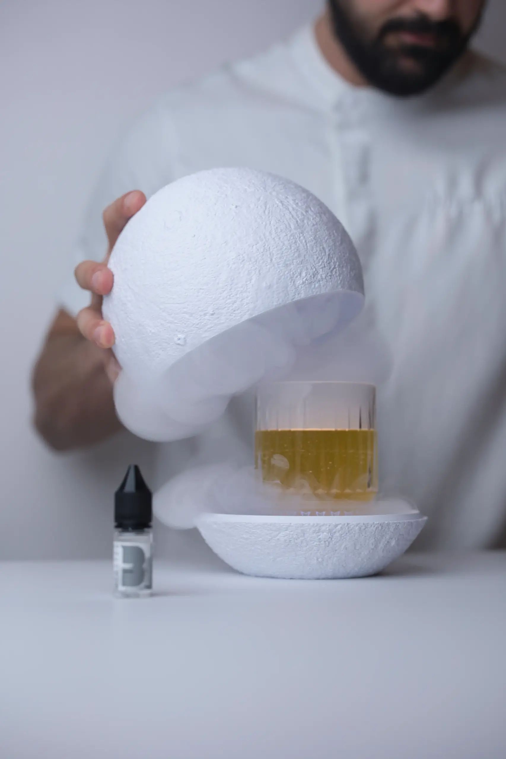 Cóctel con burbuja, presentación escénica