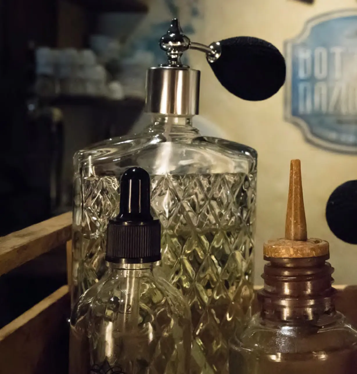 Frasco Yarai 200 ml de vidrio tallado con atomizador de acero inoxidable - Imagen 2