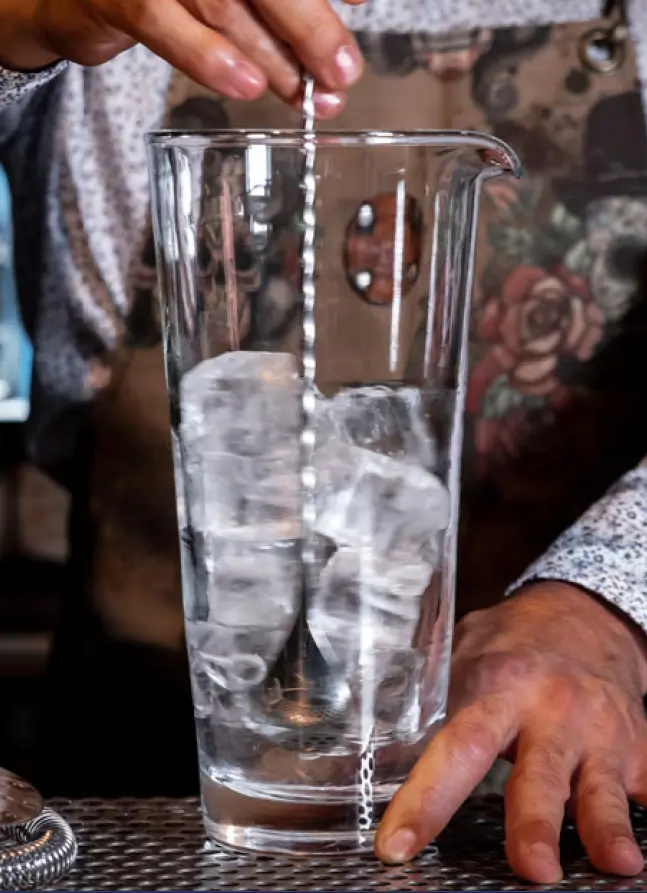 Vaso mezclador Scagner alto 86 cl, hecho a mano en Murano - Imagen 2