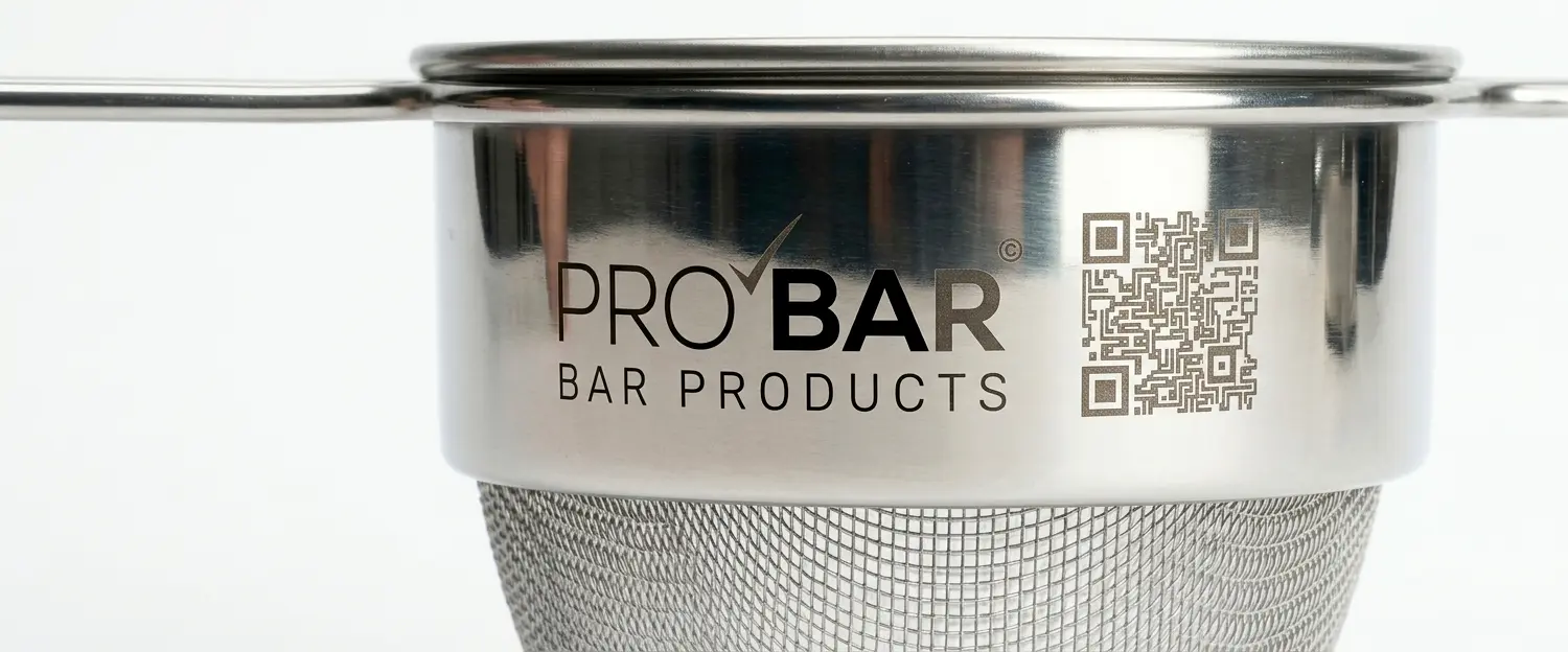 grabado láser Laser Mono: logo grabado en una herramienta de bar de acero inoxidable