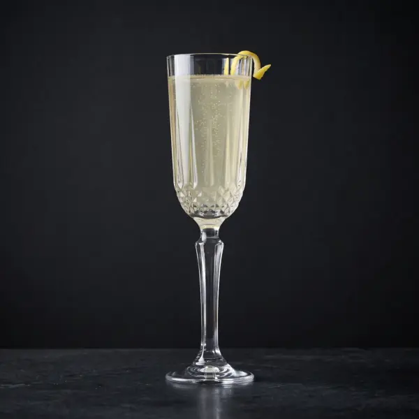 copa de cava Diony de Pasabahce de 12,5 cl con estrías verticales, relieve de diamante y tallo largo
