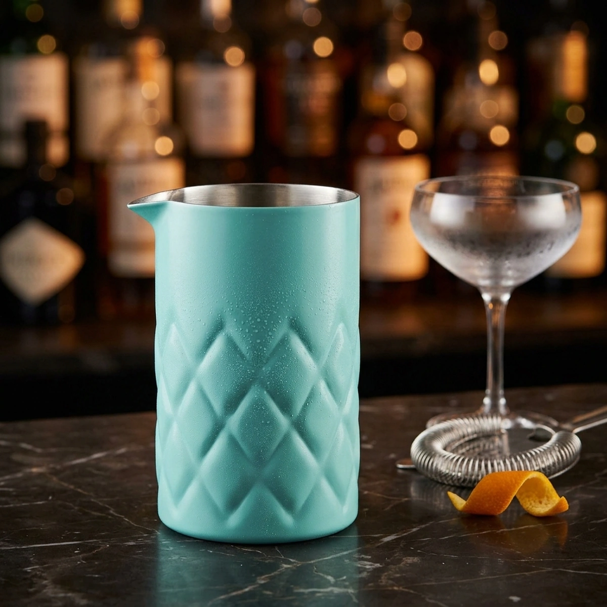 vaso mezclador Iron Tiffany The Bars de 60 cl, verde agua con tallado diamante y pico